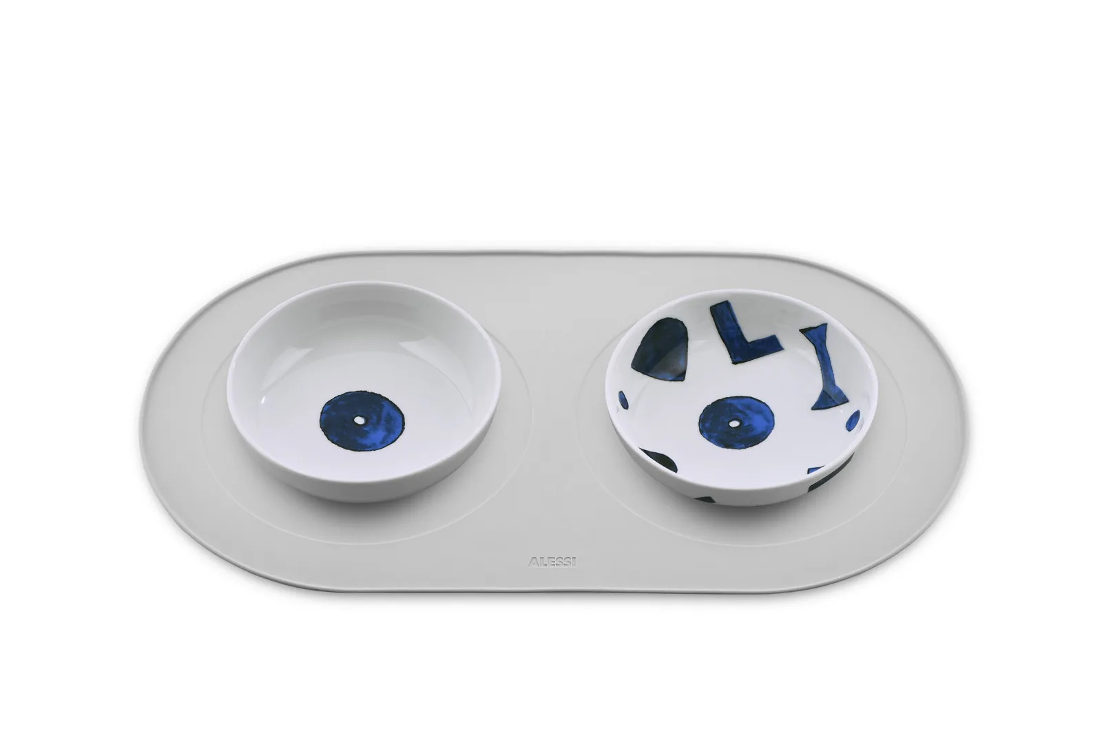 ALESSI、深澤直人×柚木沙弥郎の食器に犬と猫の器を追加 藍の柄の磁器